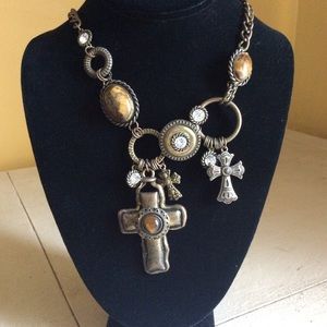 Cross metal design necklace